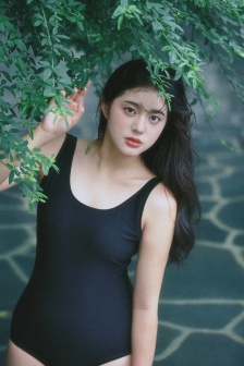 善良年轻漂亮岳每3